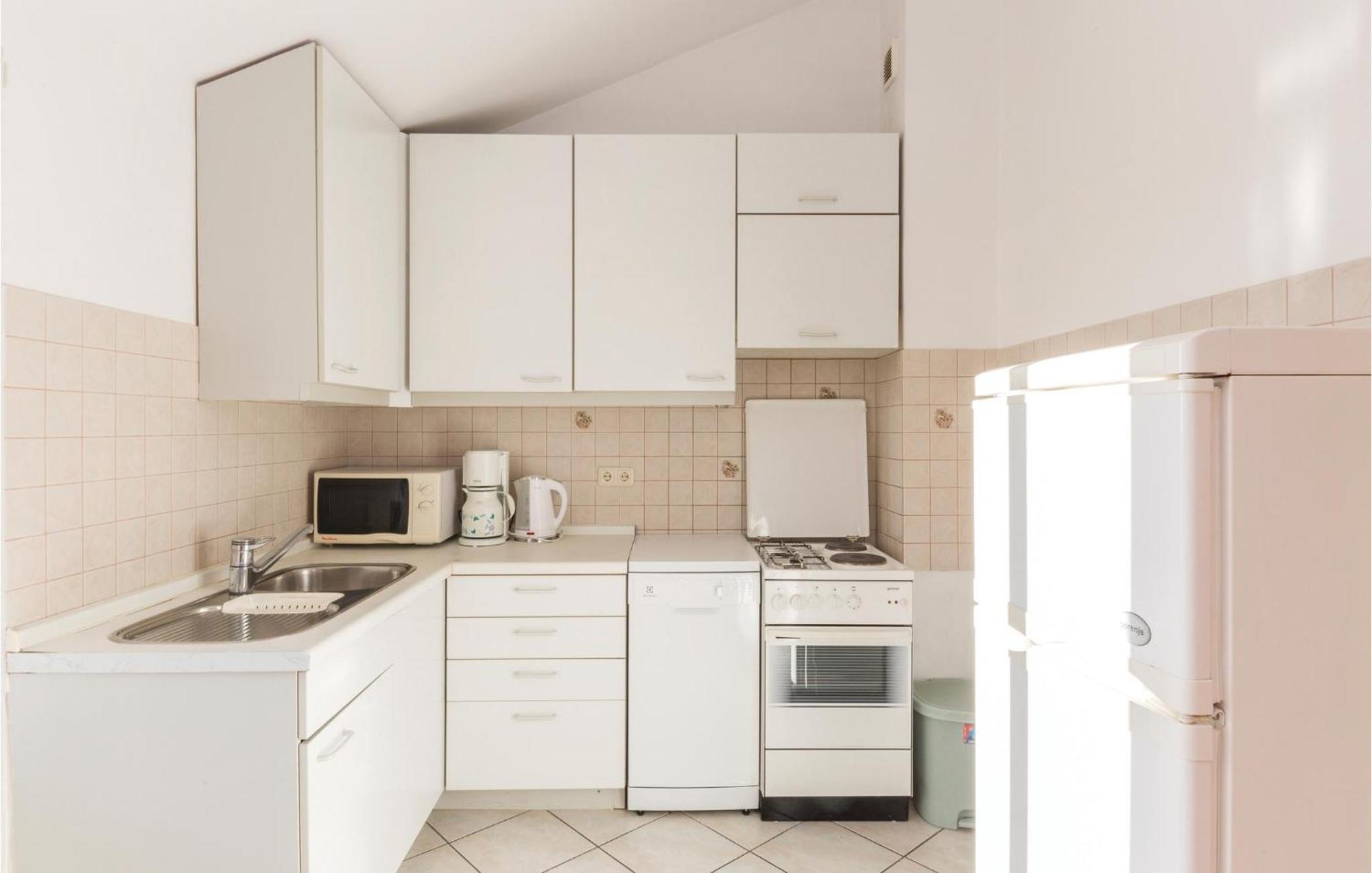 3 Bedroom Amazing Apartment In Makarská Exteriér fotografie