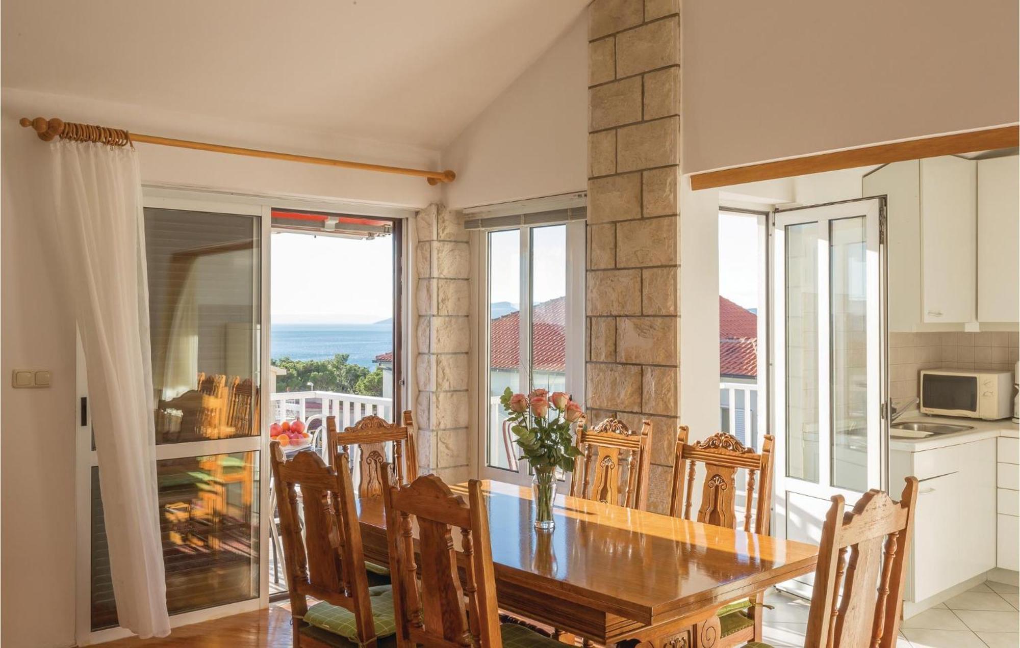 3 Bedroom Amazing Apartment In Makarská Exteriér fotografie