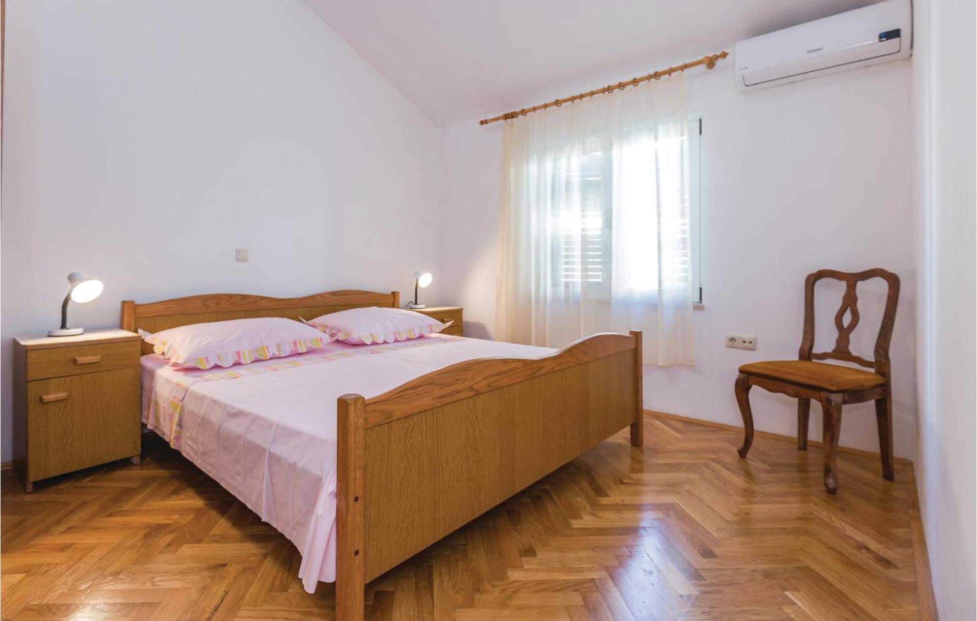 3 Bedroom Amazing Apartment In Makarská Exteriér fotografie