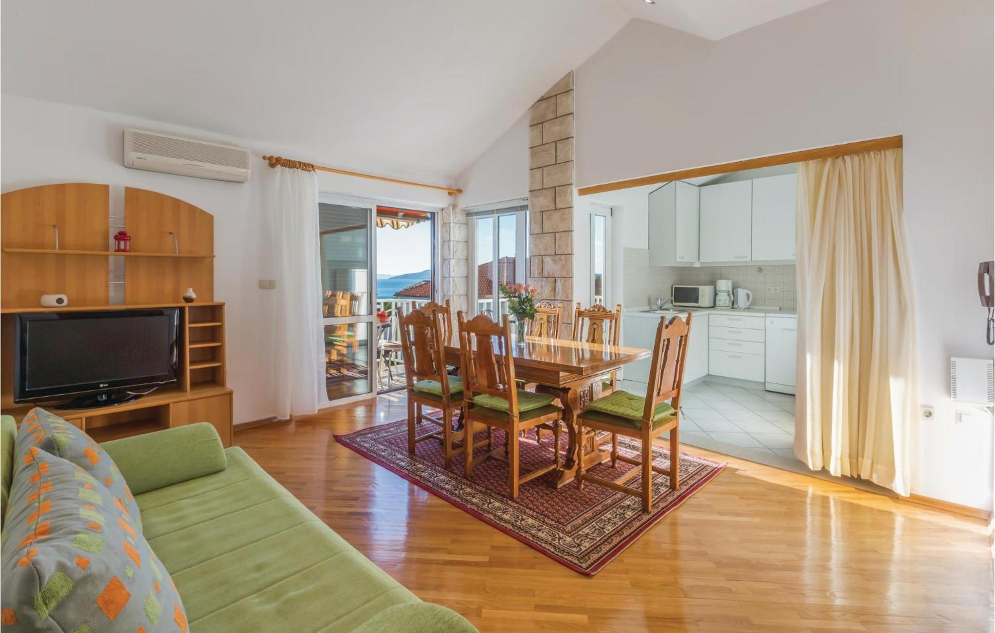 3 Bedroom Amazing Apartment In Makarská Exteriér fotografie